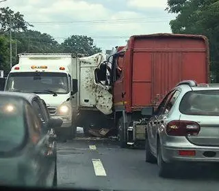 acidente na Via Dutra