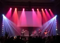 Drenna faz show no Teatro do SESC de Barra Mansa