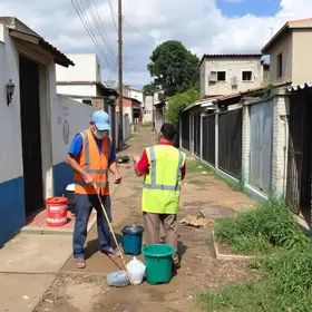 mutirão de limpeza em Santa Lúcia